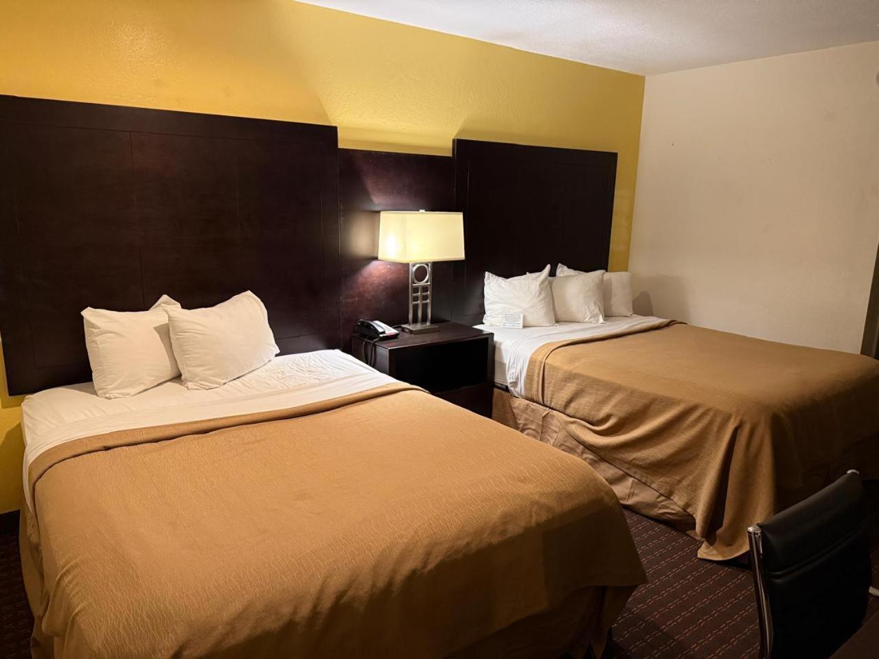 Hollister Inn Bagian luar foto