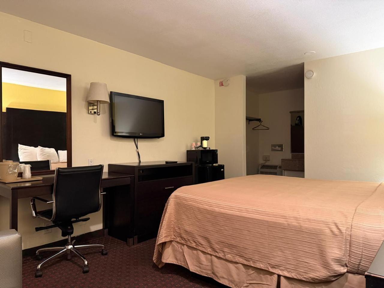 Hollister Inn Bagian luar foto
